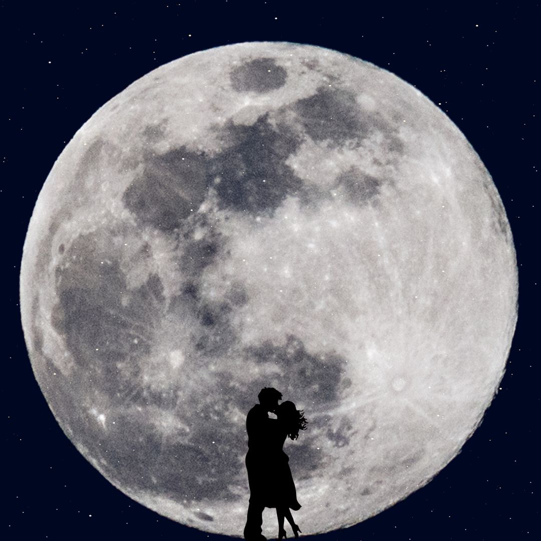 Full Moon Aesthetic image of a Couple in love under a full Moon