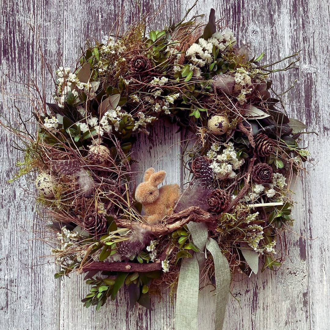 Beautuful, earthy wild spring wreath design with an easter bunny detail