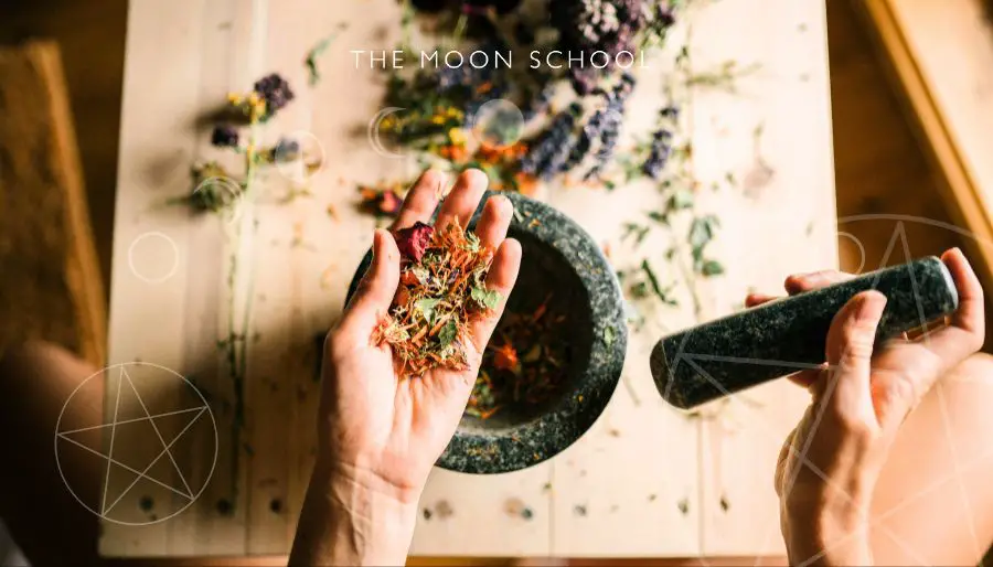 15 Balancing Crafts to Make During Fall Equinox – Witchy, Natural DIYs